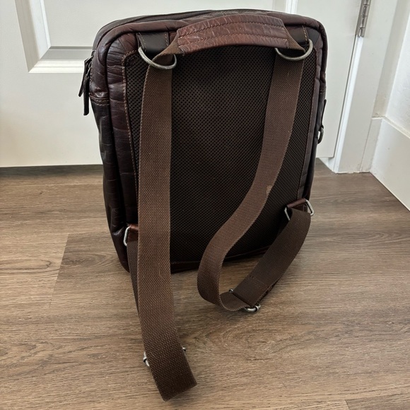 Jack Georges Voyager Professional Backpack in brown hand-stained buffalo leather - Picture 6 of 15